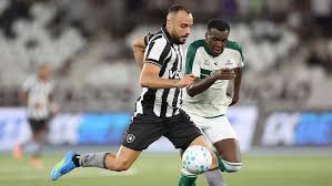 Papo com Franclim e segunda maior velocidade do Brasileirão: jornalista explica evolução de Arthur Cabral no Botafogo