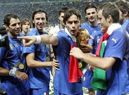 12-6-2006: Pirlo-Iaquinta, Via alla galoppata azzurra