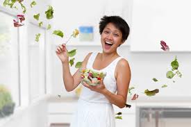 Résultat de recherche d'images pour "laughing at salad"