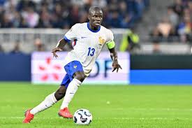 Les Bleus avec N'Golo Kanté et Bradley Barcola pour affronter l'Ukraine