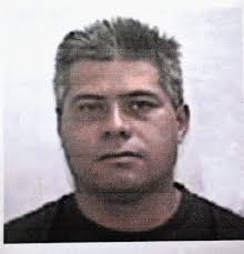 Mauricio Chaves Murillo. Edad: 45 años. Cargos: Abuso sexual a menor. AlDia.cr. Edwin Fallas Delgado. Edad: 42 años. Cargos: Es buscado por violación. - 2080741_0