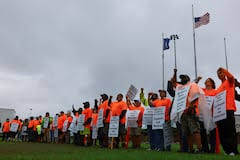 US Port Strike Enters Third Day: White House Pressures Employers as Economic Concerns Mount