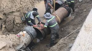 Registran megafuga de agua cerca de playa en Tijuana; impactan imágenes
