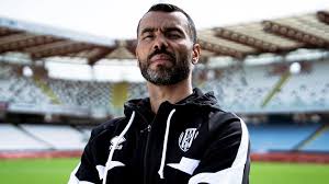 Today. Juve Stabia faces a tough match at Palermo. Ashley Cole's new Cesena takes the lead.