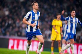 Porto Star De Jong Suffers ACL Injury! Will He Ever Play Again?