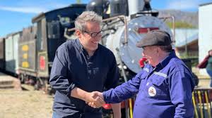 Des trains pas comme les autres : Philippe Gougler livre les secrets d'une bonne rencontre dans son émission