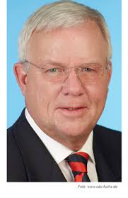 Beauftragt hat <b>Michael Fuchs</b> die Berliner Rechtsanwaltskanzlei Schertz <b>...</b> - fuchs_michael2