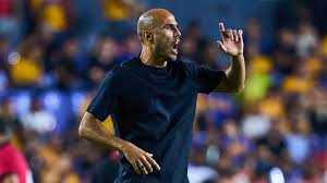 Guido Pizarro le tiene la medida tomada a las Chivas