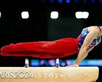 Image de Stephen Nedoroscik performing on the pommel horse