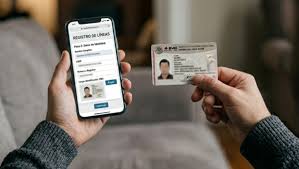 ¿Puedo meter un amparo para no registrar mi CURP con mi línea telefónica? Expertos explican el panorama