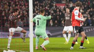 Feyenoord Entraña a Telstar: ¿Cómo un Desarrollo en el Fútbol Moderno?