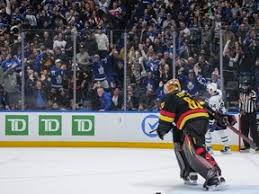 Canucks Live: A Mammoth task | Leafs get relief | Belief in prospects | Kids are all right | Ready for football?