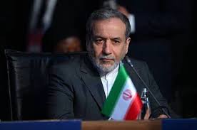 واکنش عراقچی به سپردن مذاکرات به لاریجانی