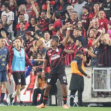 Ahletico volta a vencer após três jogos e interrompe sequência do Bahia