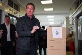 Santilli lidera La Libertad Avanza tras renuncia de Espert: ¿Qué pasó?