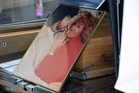 En images. Obsèques de Chantal Nobel : dans le Var, les adieux à l'actrice star des années 1980