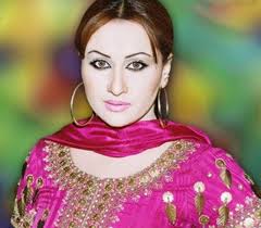Some unidentified men Friday opened fire at the house of famous stage actress Nargis, who had recently announced to apart from the stage industry. - stage-actress-nargis_-house-attacked-in-lahore