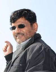 A NEW ROLE:Veteran actor Raghubir Yadav is all set to break fresh ground in his upcoming new film. From playing a subservient babu to a British officer to ... - 15ndmat01-meet_ART__894282e