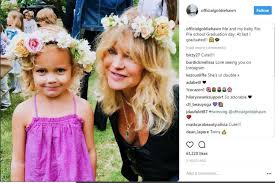Goldie Hawn 'graduates' from pre-school