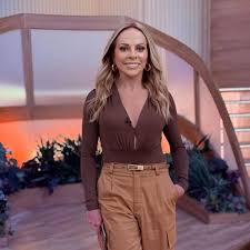 Christina Rocha anuncia saída do SBT após impasse contratual: ‘Tem que me respeitar’