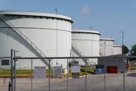 US Natural Gas Drops With Oil on Effects of Iran Pressure Plan