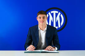 Tomas Palacios se queda en el Inter: Rechaza ofertas y busca su lugar - Imagen principal del artículo