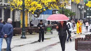 Tempestades causam estragos em dez cidades e Paraná tem previsão de mais chuva