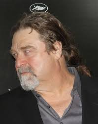 <b>John Goodman</b> hat jetzt lange Haare. Bildquelle: FayesVision/WENN.com - john-goodman-zeigt-seine-langen-haare