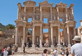 Conheça cidade na Turquia que transporta visitantes 2 mil anos no tempo