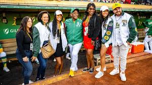 Rickey Henderson Catches Ceremonial First Pitch from Daughter on Bobblehead Night