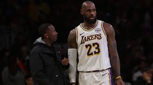LeBron separates himself from agent's Reaves take