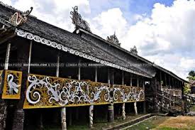 Hasil gambar untuk rumah adat betang dari kalimantan tengah