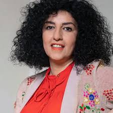 نرگس محمدی به هفت سال و نیم حبس، تبعید و ممنوعیت خروج از کشور محکوم شد