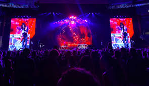 Ícone, banda Guns N' Roses desfia clássicos na Fonte Nova