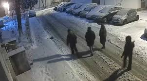 Patru tineri din Botoșani sunt căutați după ce au văzut un bărbat cum moare și au trecut nepăsători pe lângă el