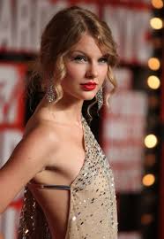 taylor swift in red dress Images?q=tbn:ANd9GcQotZtHBHyhdEhrSSEwmmDR33oQmR72szuut_NBaqyH-8PplmzDbg