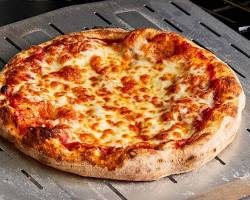 Pizza with various cheesesの画像