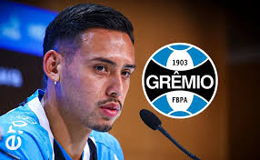 ¡Error Garrafal! Gremio lo Quería de Volante, ¡Y Ahora es Defensa Estrella!