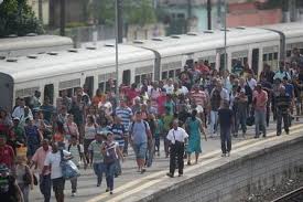 Resultado de imagem para trem vila inhomirim