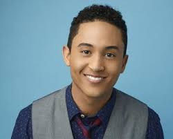 When Tahj Mowry was a toddler, his mother/manager Darlene would take him along to the set with his older twin sisters, Tia and Tamera, who starred in the ... - tahj-mowry1