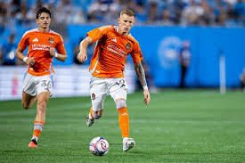 Rising Dynamo bid to take advantage of Quakes’ slide