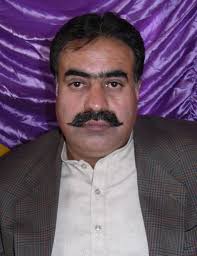 PML (N) Balochistan leader Sardar Sanaullah Zehri escaped a bomb attack while his two family members and a guard, were killed. - sana-ullah-zeri