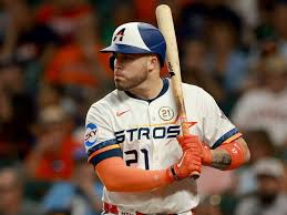 Report: Twins add Caratini on 2-year deal