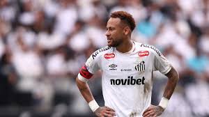 “Bosta”: la escandalosa discusión que habría mantenido Neymar en el vestuario del Santos con dos compañeros