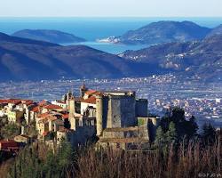 Immagine di Castello Malaspina di Fosdinovo panorama