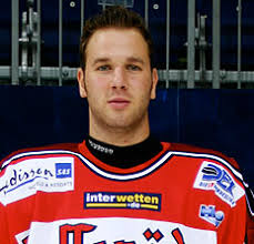 Michail Kozhevnikov darf testweise zu den Hanseaten. Foto: EISHOCKEY. - 20050421-kozhevnikov