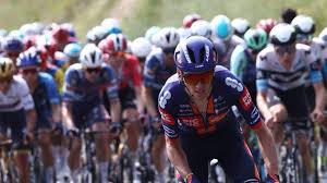 Van der Poel se resigna ante el poderío de Milan en el Critérium Dauphiné - Imagen principal del artículo