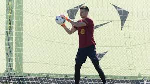 Livakovic sigue sin inscripción
