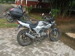 Hasil gambar untuk modifikasi touring motor tiger