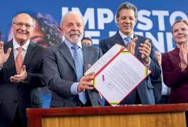 De olho na eleição, governo Lula inicia campanha para faturar com a isenção do IR